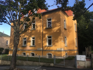 Bernhardstraße 105